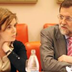 Rajoy presidió ayer con Sáenz de Santamaría la reunión del Grupo Popular en el Congreso