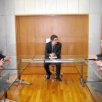 El consejero de Cultura, Pedro Alberto Cruz (centro), presidió el primer encuentro con la Comisión Beltrí