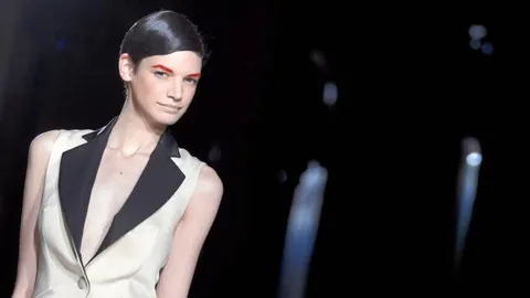 Los diseños de Martin Grant desfilaron en la semana de la moda