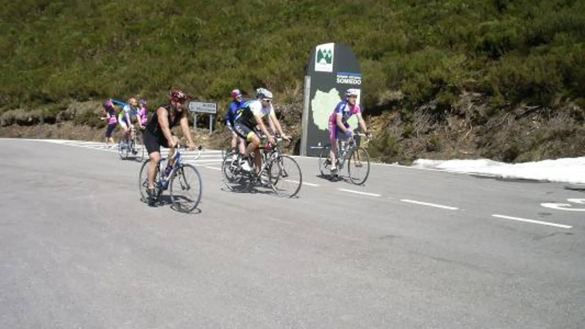 El olímpico José Manuel Moreno sufrió y disfrutó junto a los ciclistas asturianos