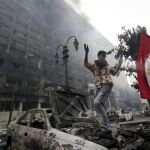 Desafío a los tanques de Mubarak: la revuelta sigue en las calles de Egipto