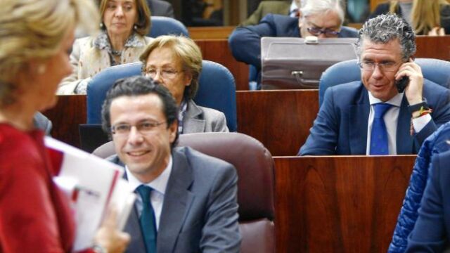 Granados volvió a encontrarse con sus compañeros de partido en la Asamblea de Madrid de donde es diputado