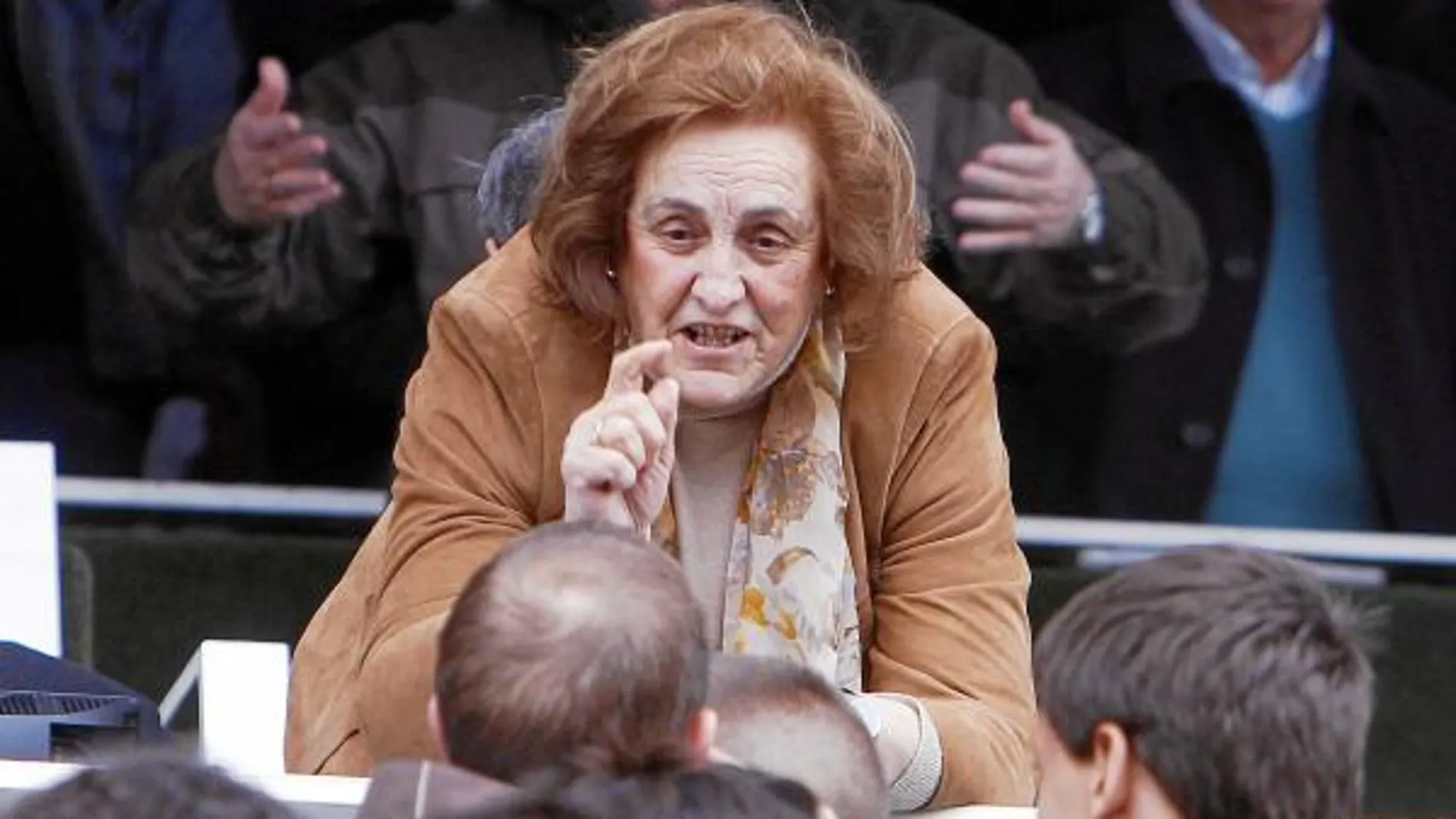 Teresa Rivero, en un partido en Vallecas cundo presidía el Rayo Vallecano