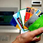 Varias tarjetas de crédito de entidades españolas