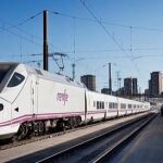 Un tren de alta velocidad de Renfe