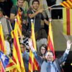 Artur Mas llenó el Palau Sant Jordi de Barcelona en el mitin final de campaña, en el que se vieron senyeres y banderas independentistas