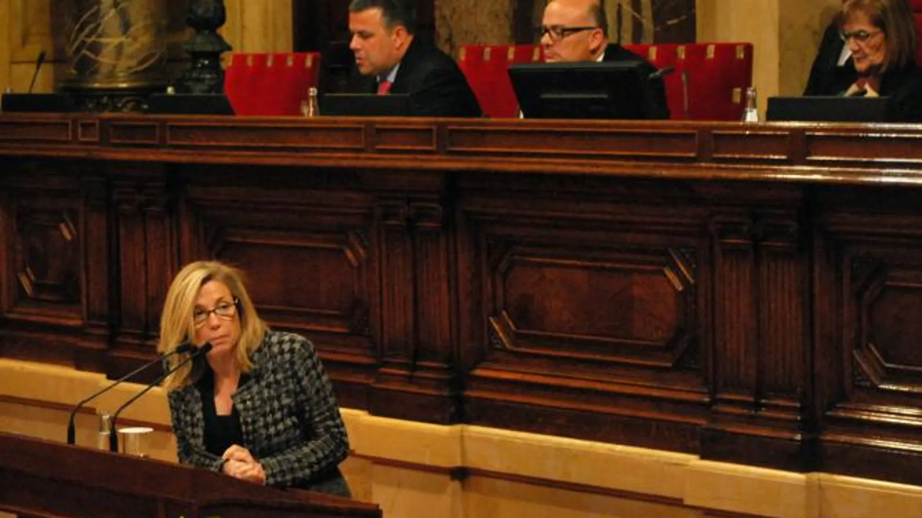 El Parlamento catalán saca adelante la tasa turística y el copago sanitario