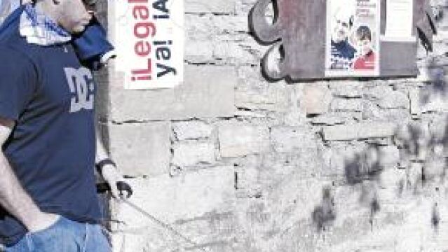 MADRID- El Gobierno no descarta un nuevo gesto de ETA antes de las elecciones municipales del próximo 22 de mayo en un intento de allanar el camino de Batasuna hacia las urnas. Presionada por la izquierda abertzale, podría dar un nuevo paso y publicitar o