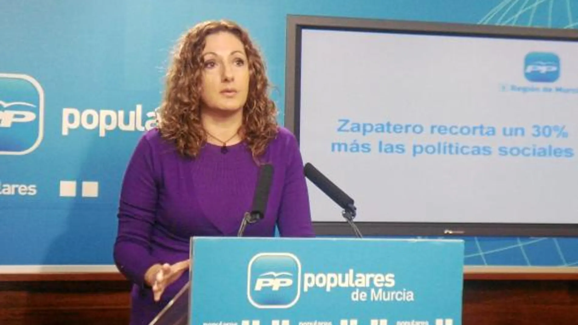 La portavoz adjunta del Grupo Parlamentario Popular (GPP), Ascensión Carreño, ayer durante la rueda de prensa