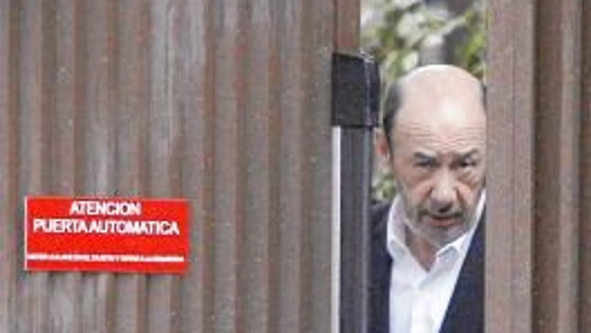 Zapatero y Rubalcaba analizarán hoy en Ferraz los resultados electorales