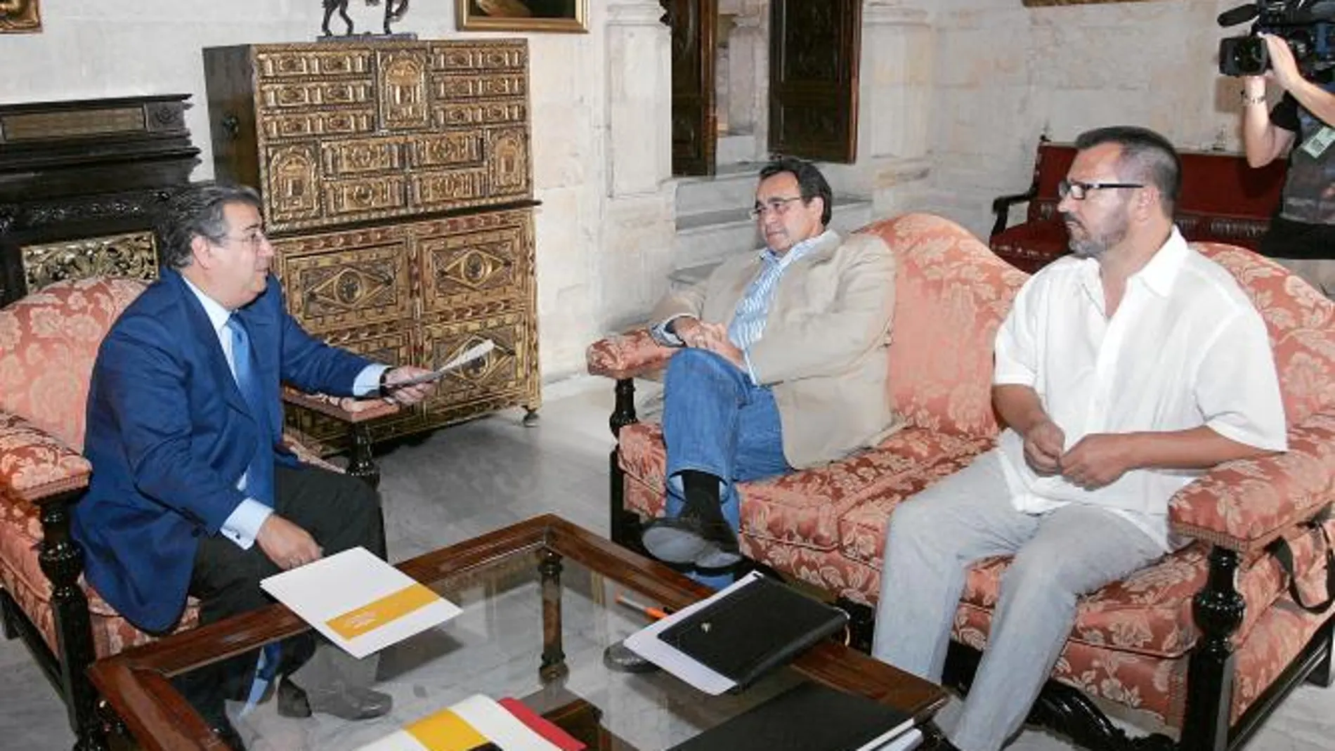El alcalde se reunió con Francisco Herrero y Antonio Galadí, de la patronal; y los sindicalistas Juan Antonio Gilabert y Daniel Barrera