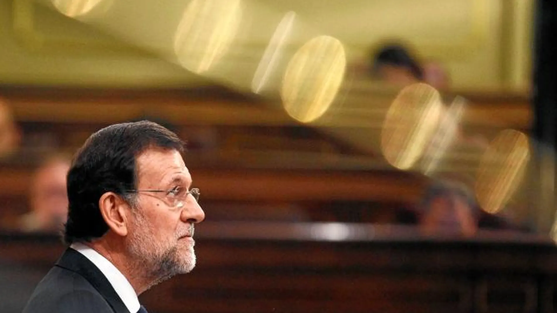 El Gobierno estudia gravar con más tasas servicios no esenciales