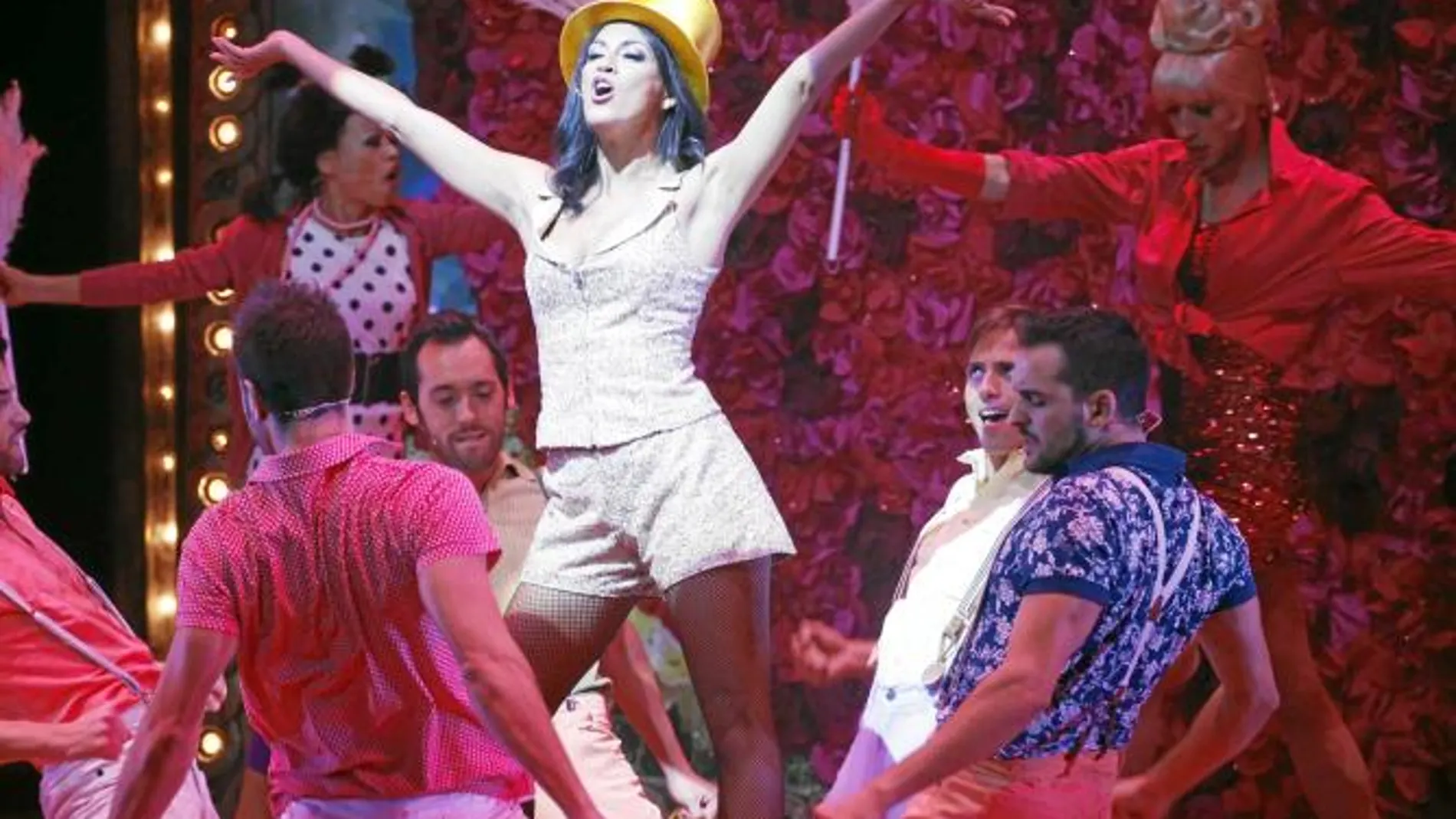 Resiste en el Teatro Rialto el musical de Sabina –el 12 de enero celebrará cien representaciones–. Para esta noche, a partir de las 22:00 h., habrá función con cava y uvas: de 35 a 110 euros