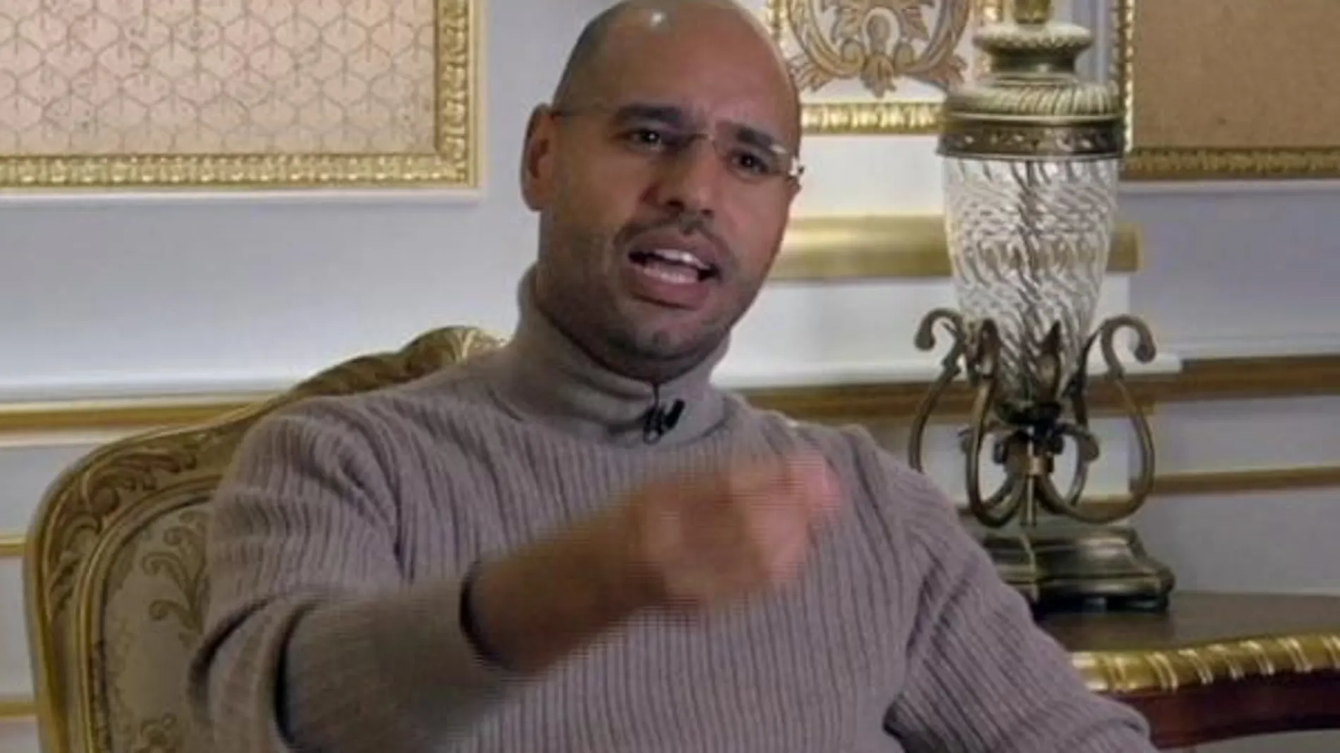 Seif al-Islam Gadhafi, durante la entrevista en televisión en Trípoli
