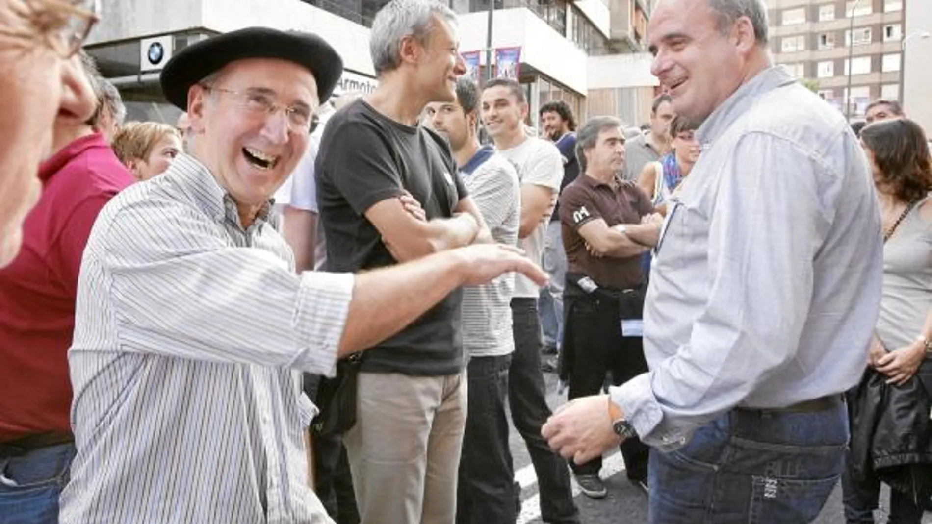 Joseba Eguibar, junto a Rufi Etxeberria y Tasio Erquizia, en una marcha de la izquierda abertzale