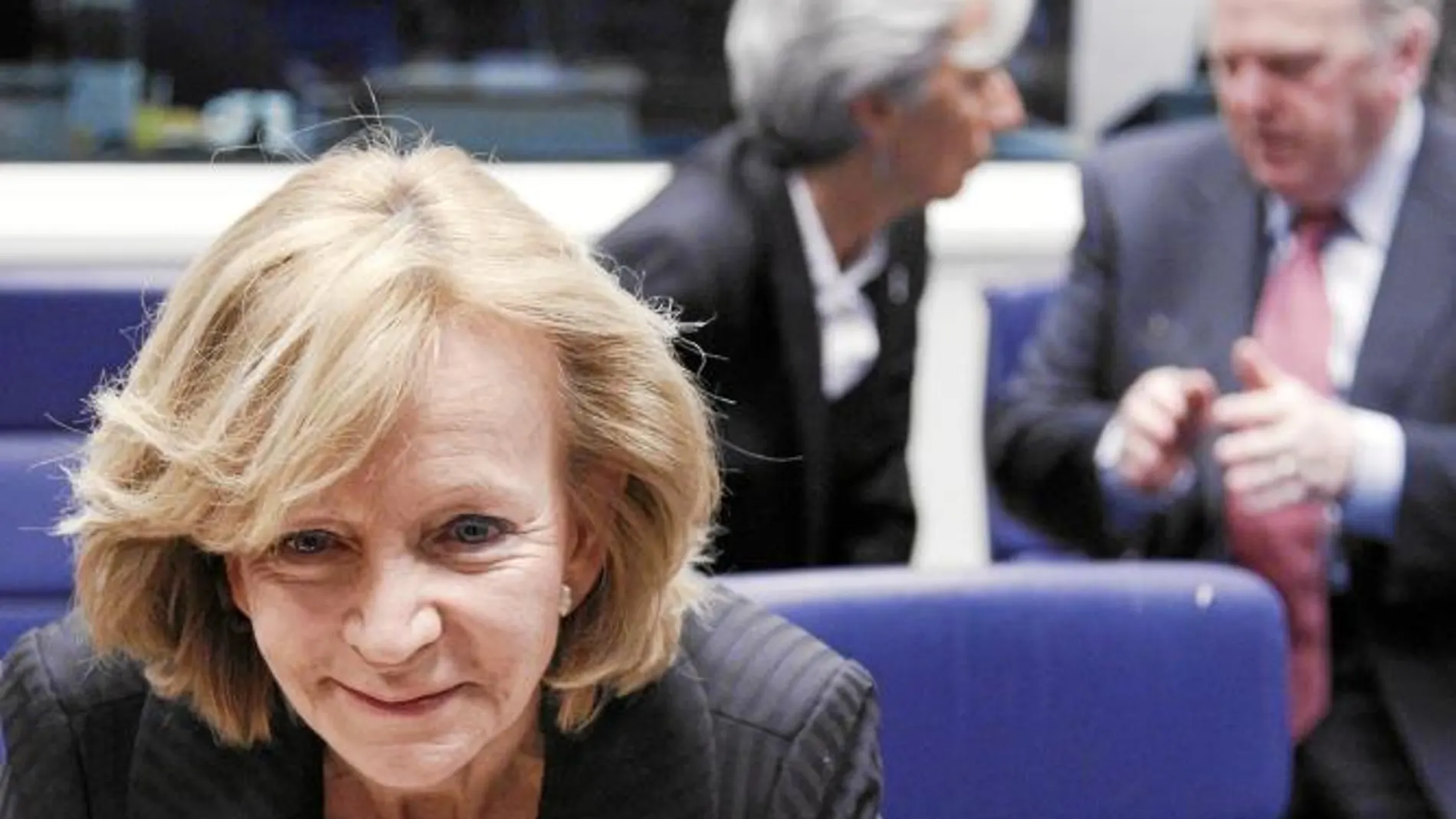 La vicepresidenta segunda del Gobierno y ministra de Economía, Elena Salgado, se mostró convencida del apoyo de la eurozona a la economía griega. De hecho, el «unico escenario» que prevén es la aprobación del plan de ajuste
