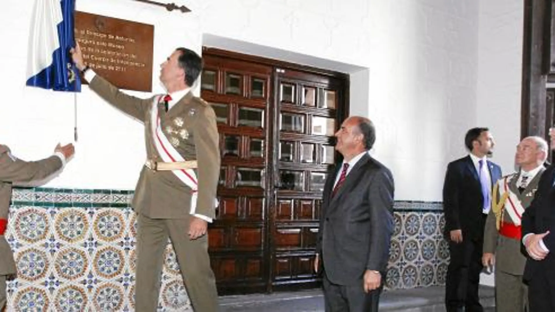 El Príncipe Felipe inaugura el Museo de Intendencia, en presencia de García Nieto, Herrera y García-Cirac