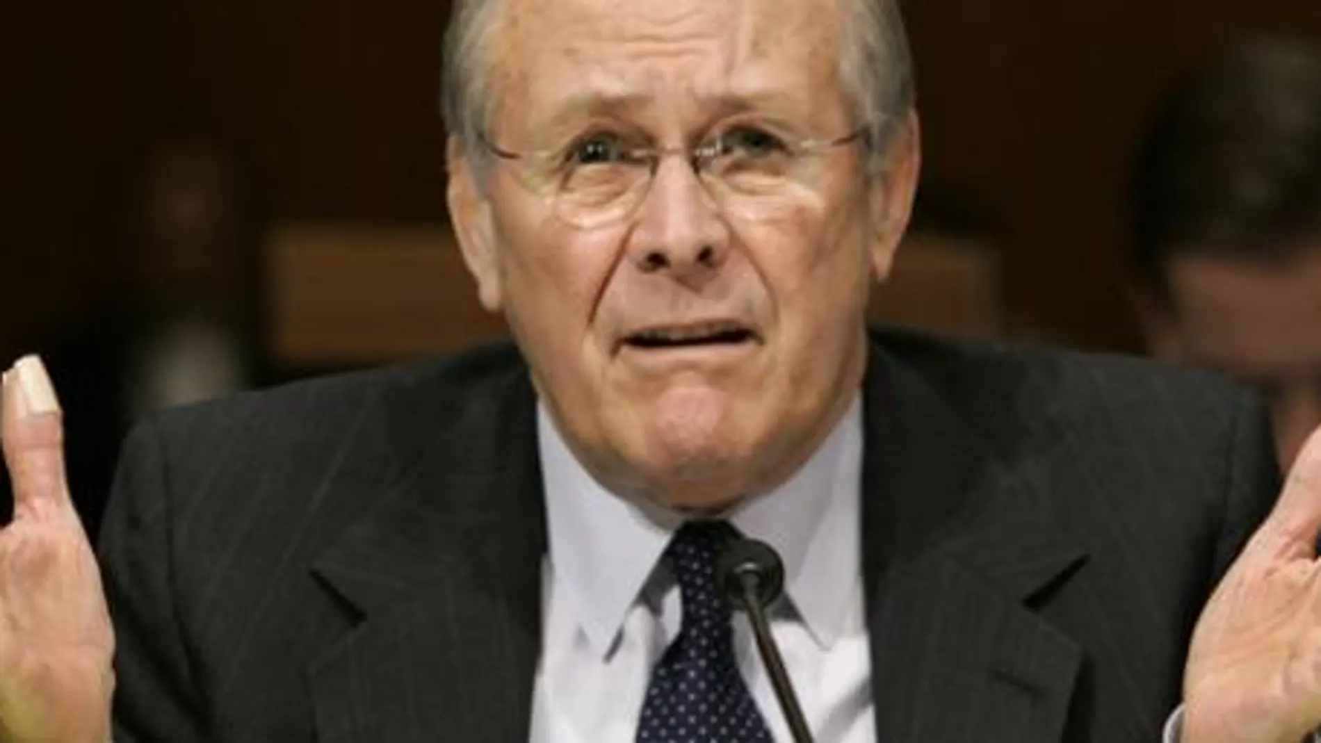 Rumsfeld fue apoyado por Bush hasta que en 2006 las urnas le castigaron en las elecciones al Congreso