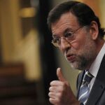 Rajoy: «Zapatero debería haber convocado generales en vez de primarias»