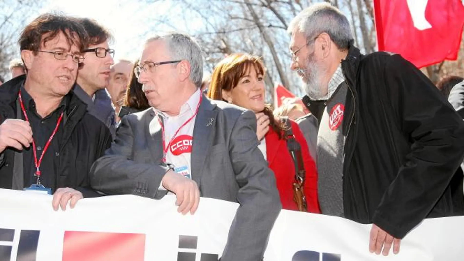 El PSOE deja solas a las víctimas para agarrarse a la pancarta