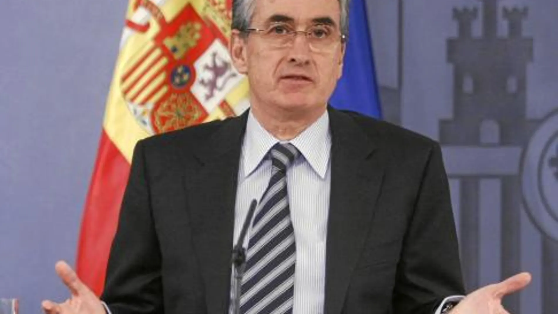 Ramón Jáuregui se estrenó ayer como portavoz del Gobierno en sustitución del vicepresidente primero, Alfredo Pérez Rubalcaba