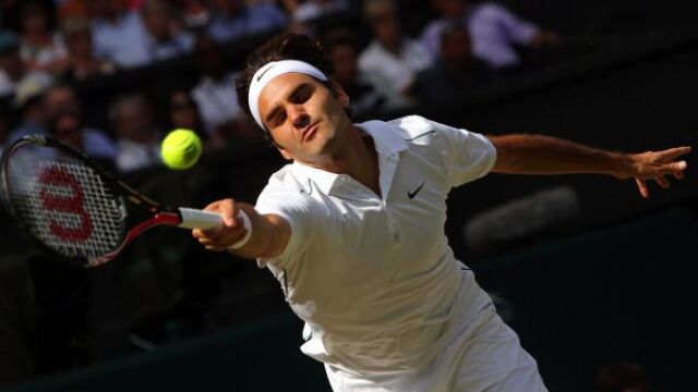 Federer da la sorpresa y se despide de Wimbledon mientras Djokovic se cita en semifinales