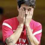 Cesc, que no viajó a Lisboa para jugar el amistoso del Arsenal ante el Benfica, tendrá que seguir esperando para fichar por el Barça