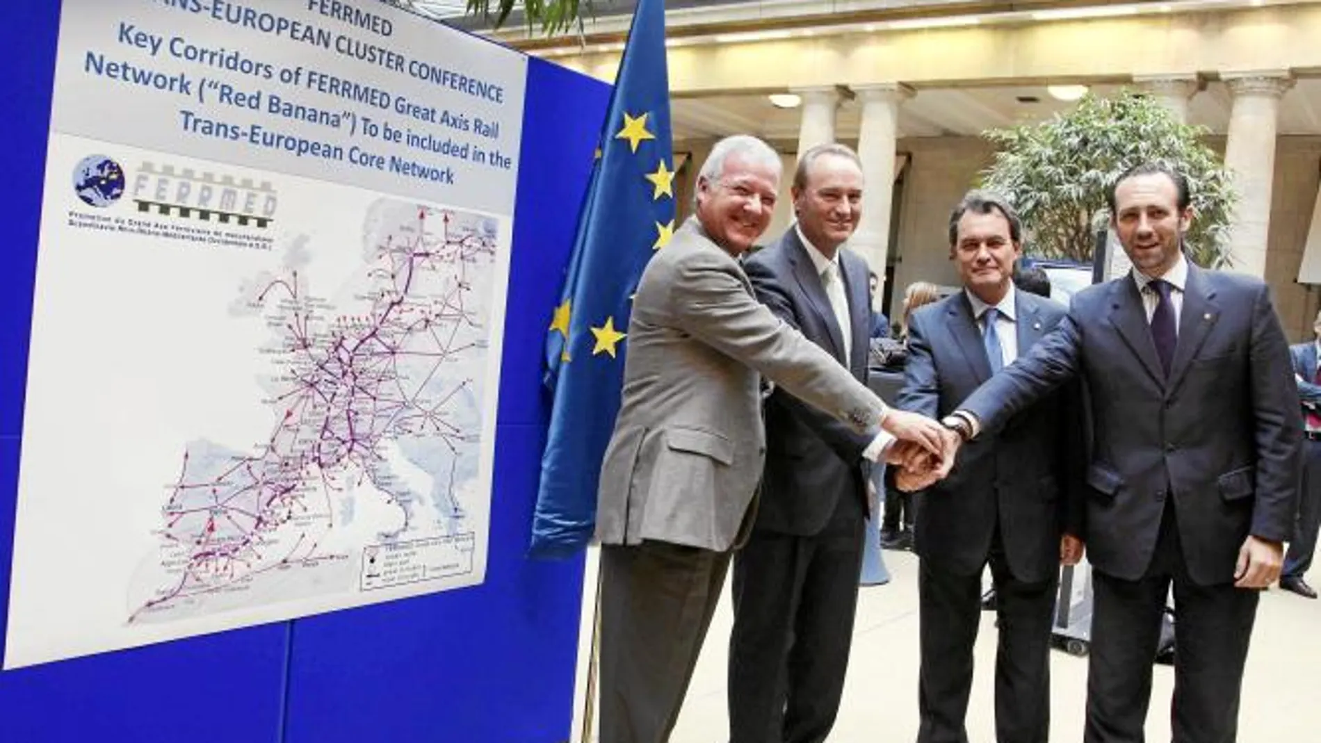 De izquierda a derecha, Ramón Luis Valcárcel, Alberto Fabra, Artur Mas y José Ramón Bauzá ayer en Bruselas