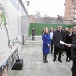MADRID- Cualquier ocasión es buena para hacer campaña política, sobre todo si se da la oportunidad de hacerse una foto en la inauguración de una obra y, después, se puede criticar a la administración que la ha acometido. Este caso se cumplió ayer con la D