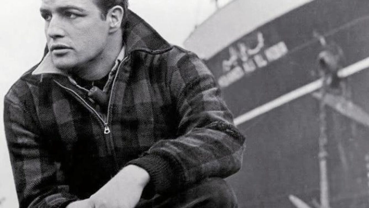 Brando imponiendo su ley