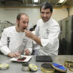 Los chefs, mientras preparan el almuerzo del Club Millesime