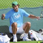 Nadal se lamenta durante el entrenamiento de ayer en Londres