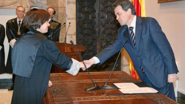 Mas defendió «rearmarse» durante la toma de posesión de la directora del gabinete jurídico de la Generalitat