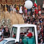 El Papa durante el recorrido durante el Vía Crucis