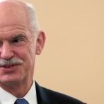 El Gobierno de Yorgos Papandréu anunció su nuevo plan de ajuste tras la teleconferencia mantenida con Merkel y Sarkozy