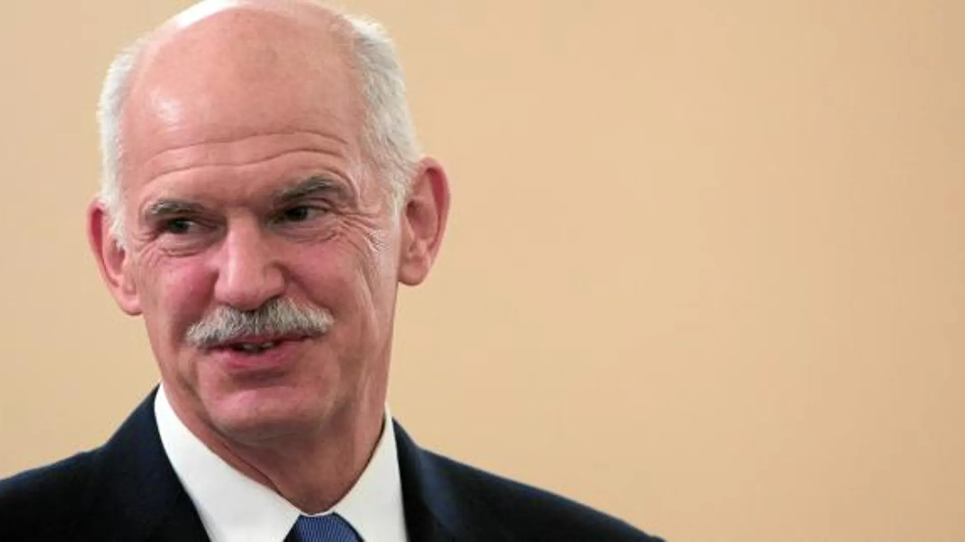 El Gobierno de Yorgos Papandréu anunció su nuevo plan de ajuste tras la teleconferencia mantenida con Merkel y Sarkozy