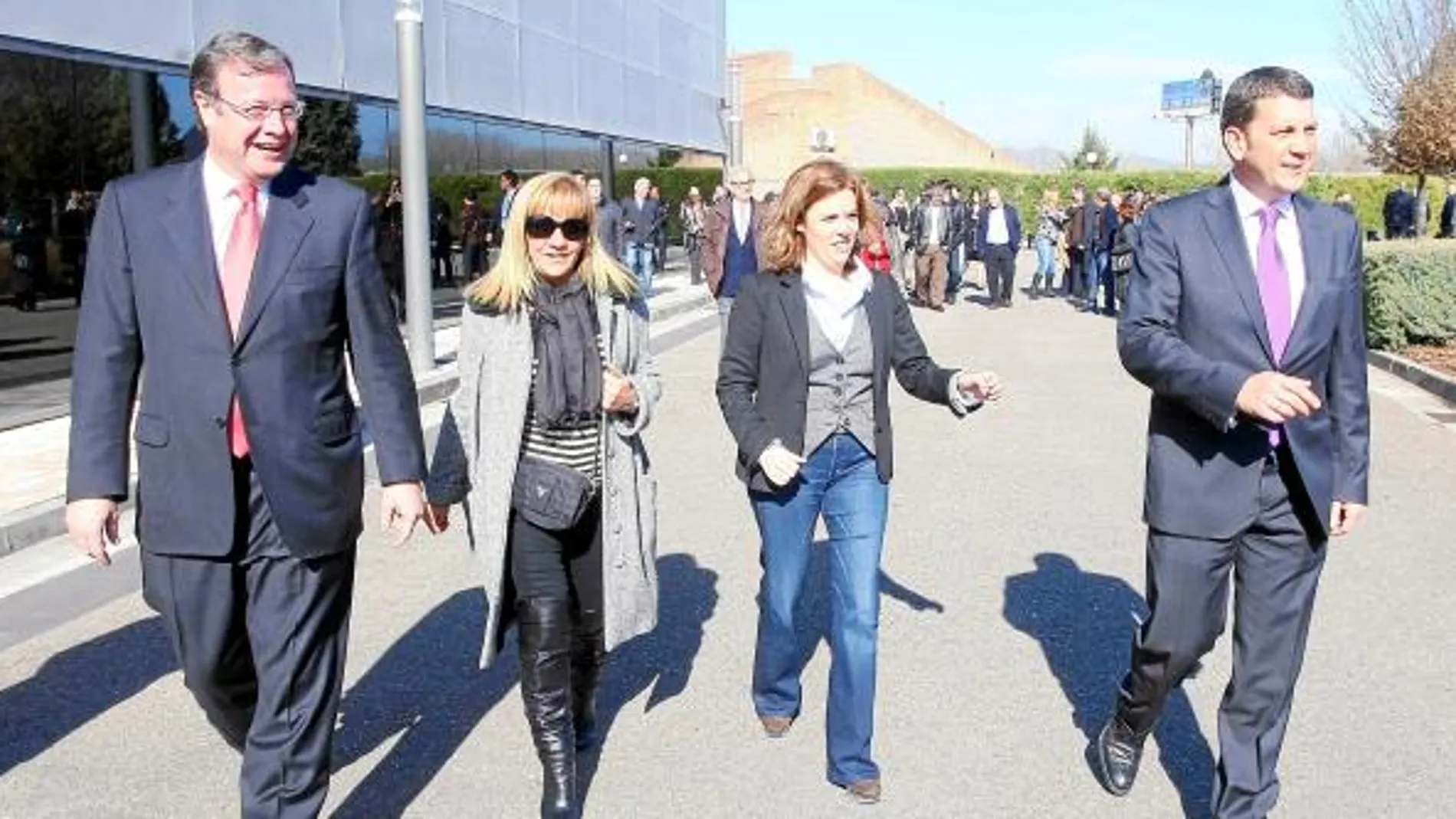 Antonio Silván, Carlos López Riesco, Soraya Sáenz de Santamaría e Isabel Carrasco visitan Ponferrada