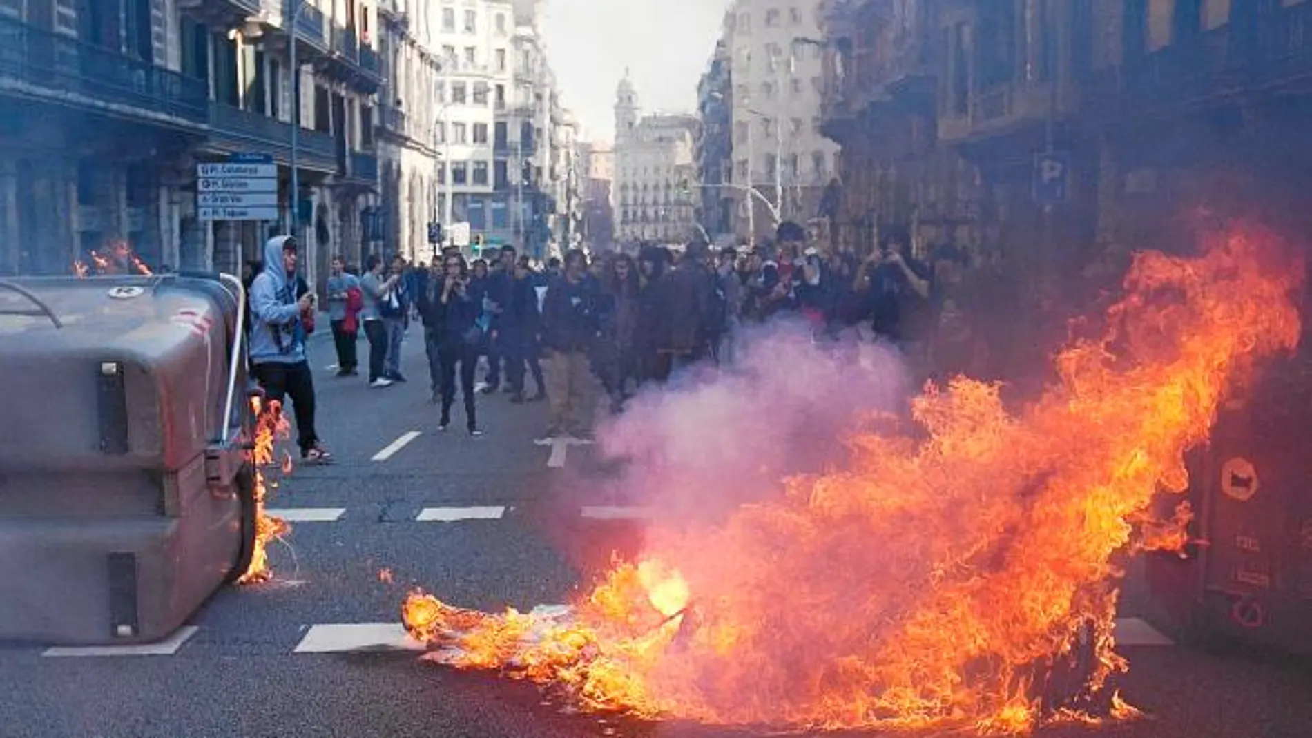 La estrategia de Moncloa frente a las protestas: cumplir la ley sin excesos
