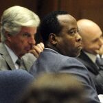 La familia de Michael Jackson retira su demanda millonaria contra Conrad Murray