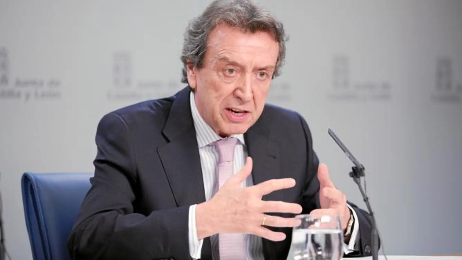 De Santiago-Juárez informa sobre los acuerdos del Consejo de Gobierno y otras cuestiones