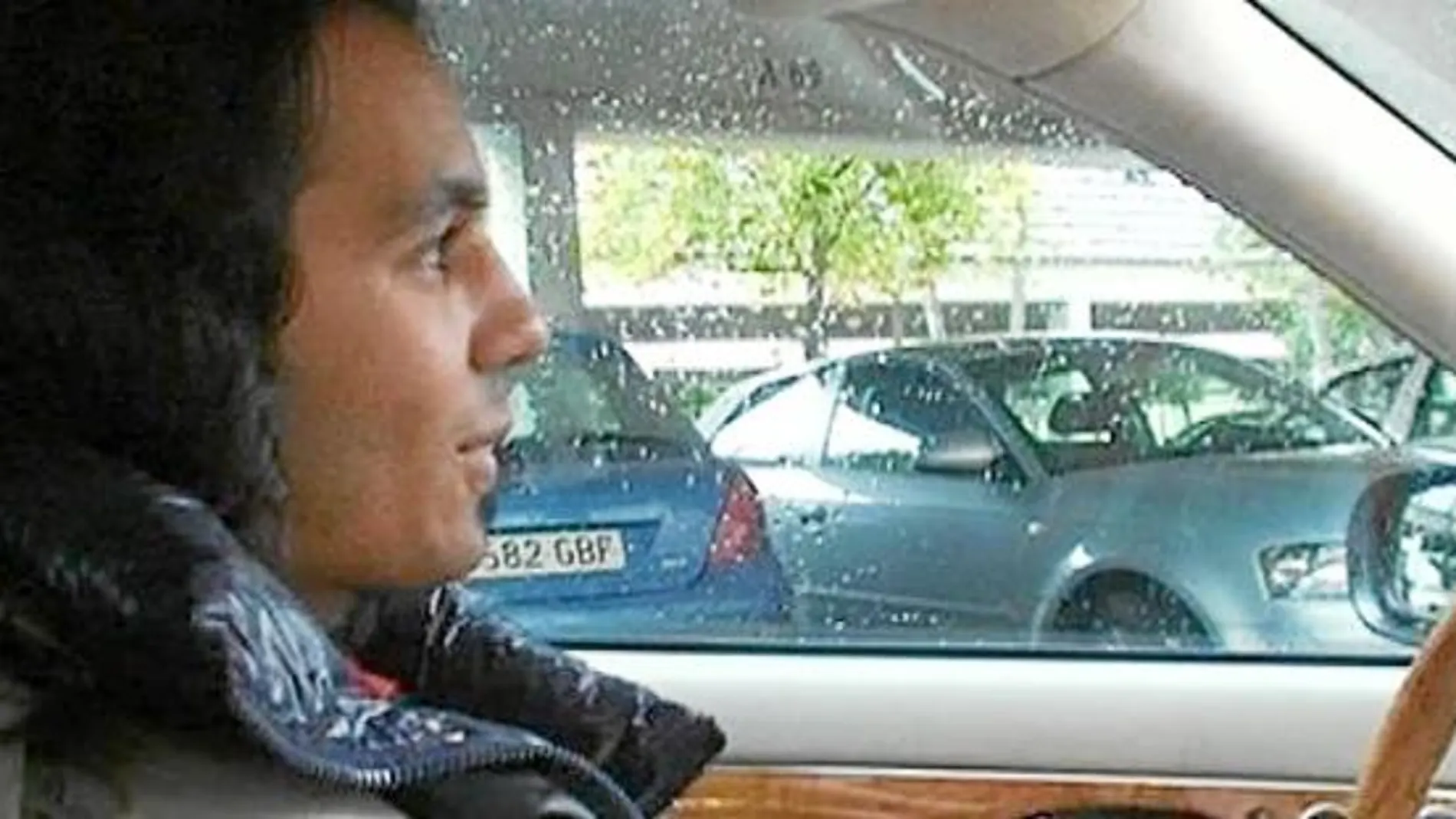 El bailaor, al volante de su coche en el programa del canal Cuatro Cuatro