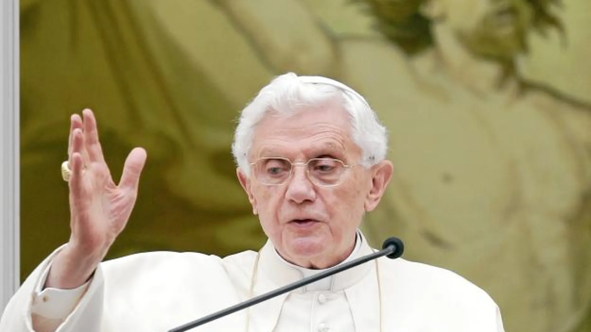 El Papa presidió el Ángelus desde su residencia estival