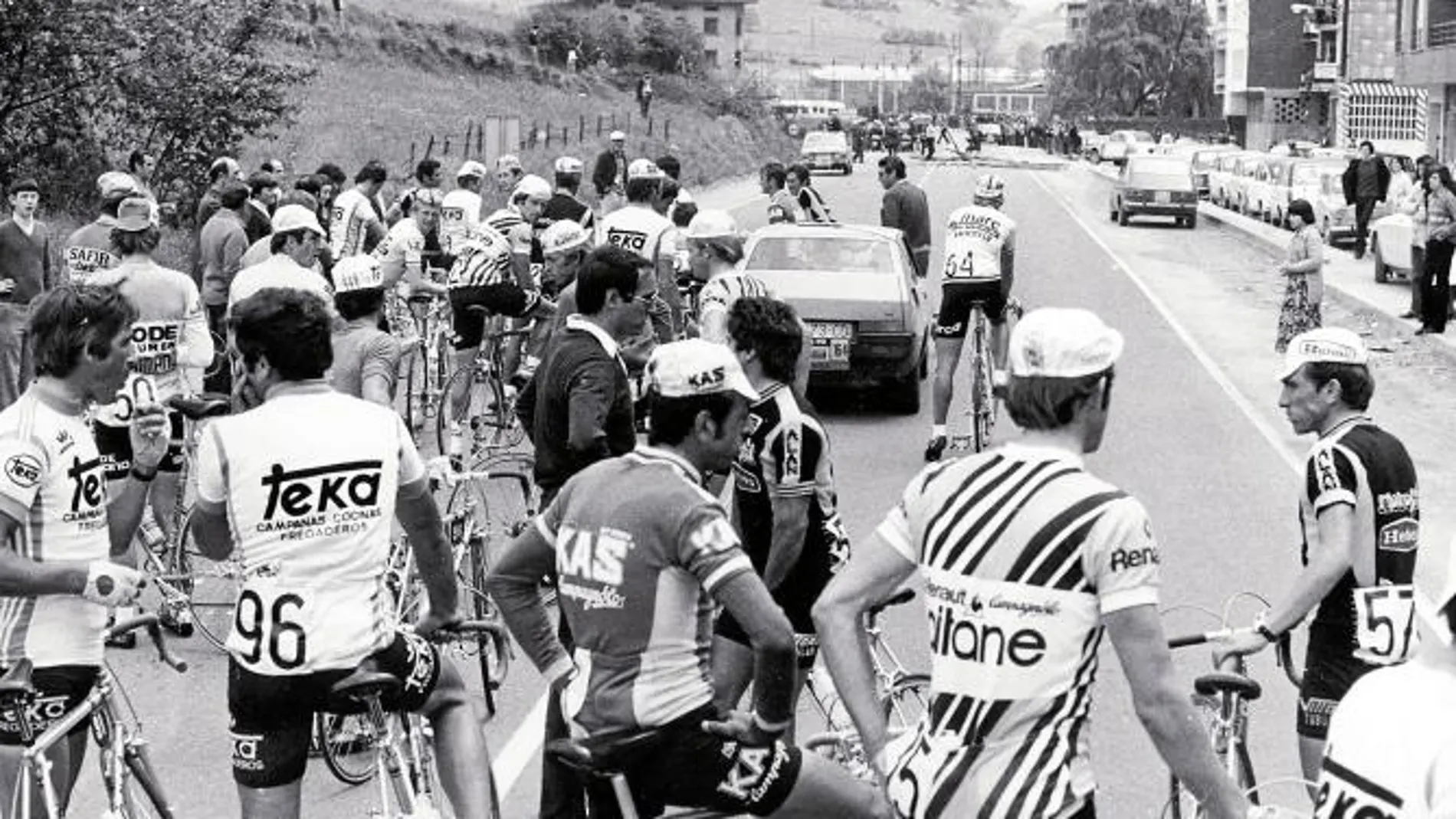 El pelotón de la Vuelta vivió un sabotaje de los proetarras a su paso por Durango en la edición de 1978