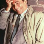Peter Falk alcanzó la popularidad con su personaje del detective «Colombo», que se mantuvo seis años en la NBC