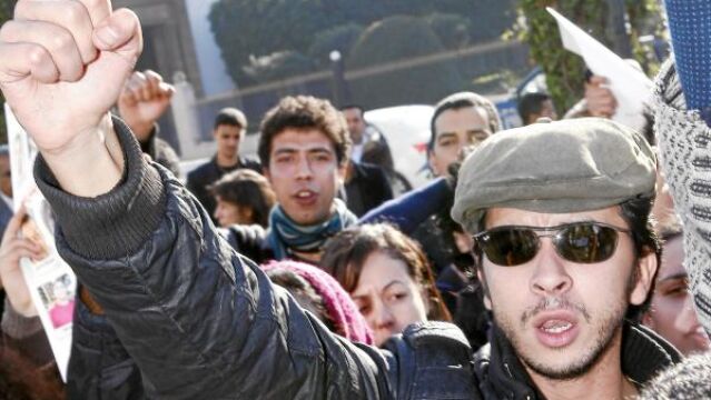 Osama el Khlifi, líder del movimiento «Democracia y Libertad» y uno de los jóvenes que encabezan las protestas, durante la manifestación del pasado sábado