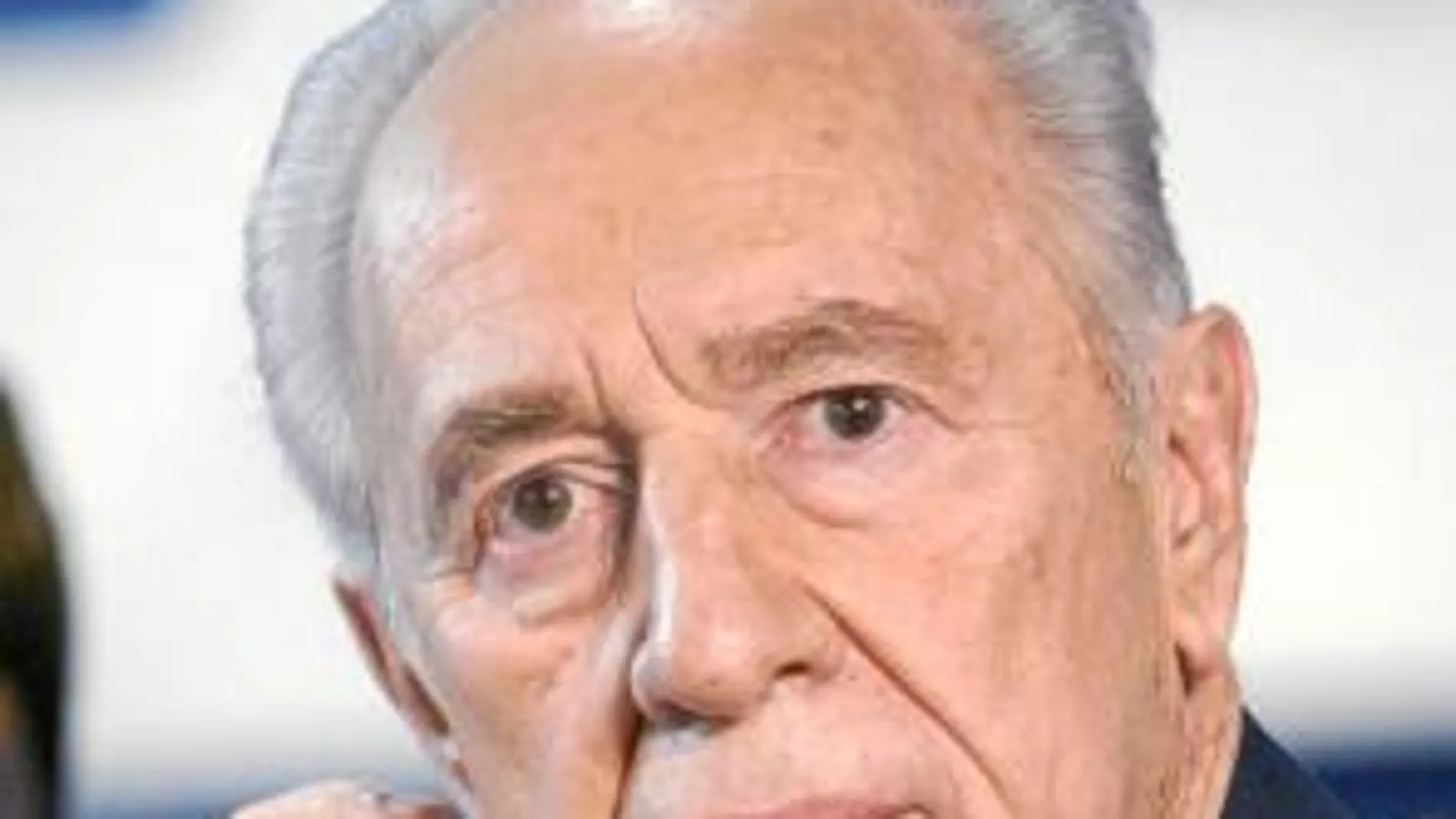 El presidente de Israel, Simon Peres, muestra su apoyo a Mubarak