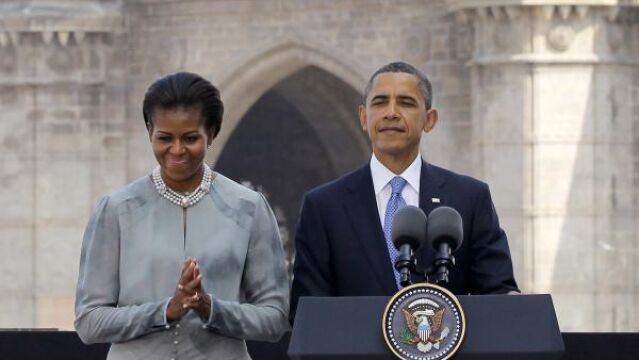 Obama atteriza en Bombay, primera escala de su gira por Asia
