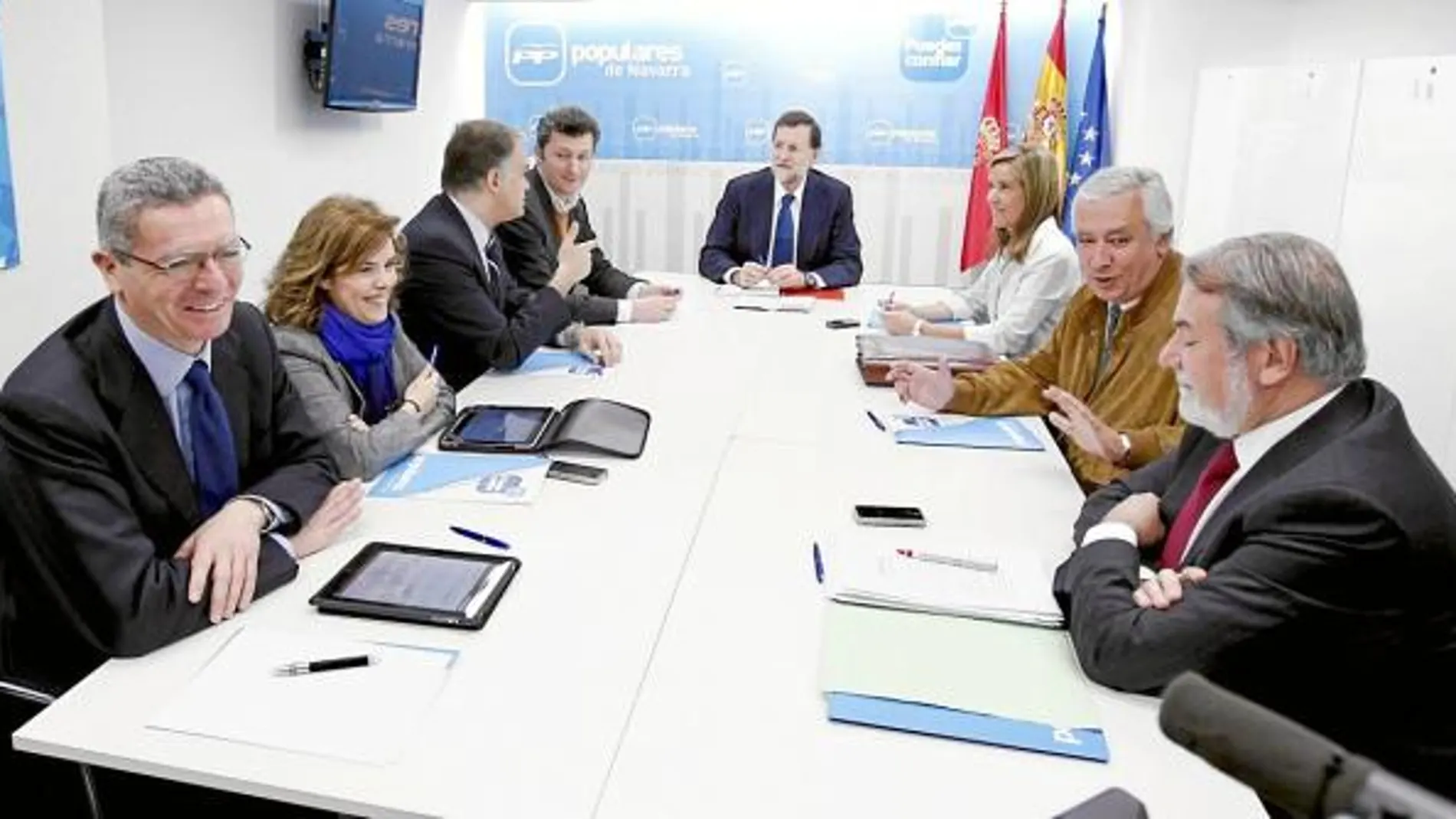 El presidente del PP-A, Javier Arenas, aseguró que «si quedara algo por saberse, con el Gobierno del cambio se sabrá todo», en relación al escándalo de los ERE.