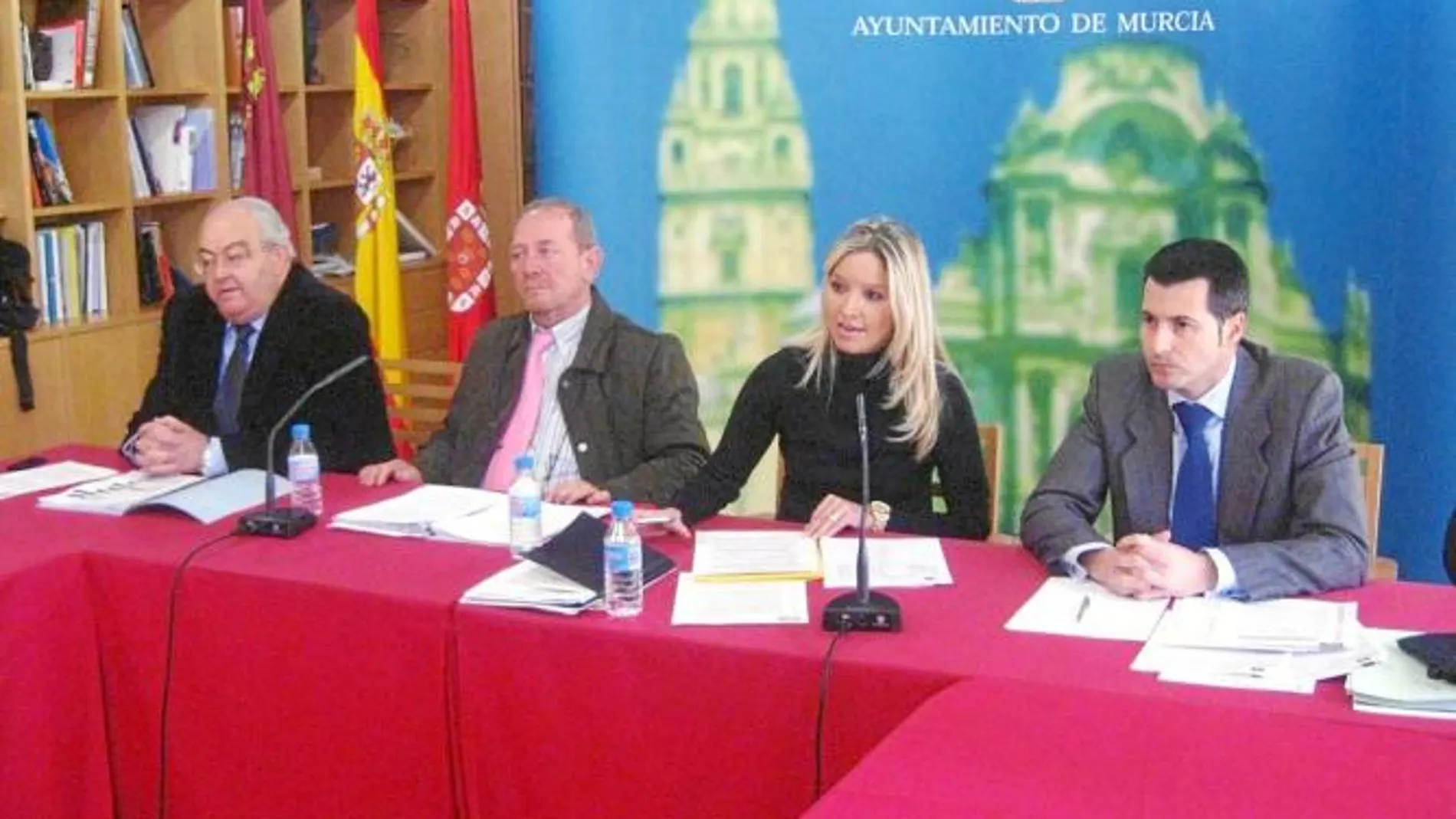 Arce, Herrero, Martínez y Bernabé, ayer en la presentación de las partidas presupuestarias de sus áreas