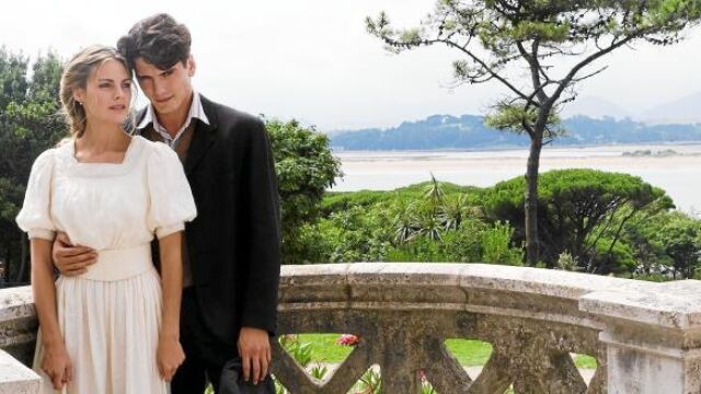 Amaia Salamanca y Yon González son los protagonistas de «Gran Hotel»